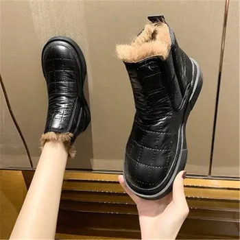 2020 Yeni Kış Süper Sıcak Pamuk yastıklı ayakkabılar Kadın Kalınlaşmak Peluş Su Geçirmez Kar Botları Kadın Düz Topuklu Ayak Bileği Ayakkabı 35-40
