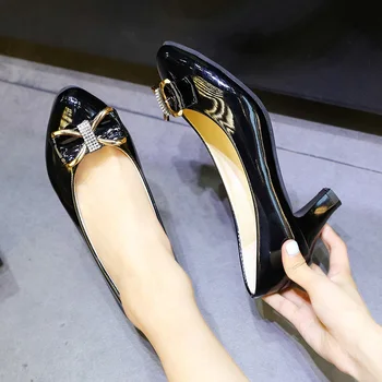 Kadın Pompa Bahar Kalın Topuklu Ayakkabı Süet Metal Dekorasyon Kristal Tatlı Bayanlar Klasik Moda Kadın Sonbahar Ayakkabı 34-42