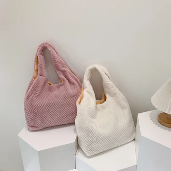 Sonbahar Kış Kız omuz çantası Yumuşak Peluş Niş tasarımcı bluzu Saplı Çanta Kabarık Kürkler Eşkenar Dörtgen Desen Taşınabilir askılı çanta
