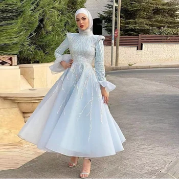 Zarif Mavi Müslüman balo kıyafetleri Yüksek Yaka Uzun Kollu Boncuk Arapça Dubai Akşam Partisi Törenlerinde Organze resmi giysi